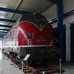 Die Diesellokomotive V200 009 wurde 1957 bei MaK in Kiel gebaut und ist aktuell im Oldtimermuseum Prora zu finden.