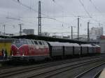 V 200 033,der EF Hamm mit Sz im Dortmunder Hbf.(16.03.2008)  