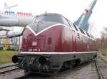 Ausstellungsstck 220 071-5 der DB im Auenbereich des Technik Museum Speyer am 07.12.09