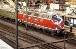 V 200 007 im Mai 2001 in Hamburg-Hauptbahnhof.