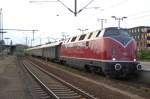 V 200 033 stand am Abend des 29.05.2010 mit dem D 1764 von Puttgarden nach Vienenburg abfahrbereit im Bahnhof Lehrte.