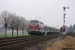 V200 033 mit einem Sonderzug von Gladbeck West nach Wernigerode am 28.01.2012 bei Baddeckenstedt.