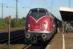 MEH 220 033 mit einem Sonderzug von Hamm nach Remagen in Hamm (Westf.) Hauptbahnhof. Viele Grüße zurück an die Lokmannschaft! (28.09.2013)