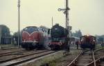 Hochbetrieb im Bahnhof Raeren im Frühjahr 1994: von links nach rechts V 200 033, die Vennbahn-50 3666 und eine Köf