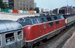 220 043  Hamburg Hbf  08.07.82