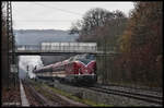 Die Hammer V 200033 und am Zugende schiebend ET Dampflok 78468 waren hier in Lengerich - Schollbruch am 3.12.2016 mit ihrem Westfalendampf Sonderzug nach Oldenburg unterwegs.