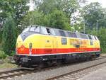 V 200 (ex DB 221 147) der Bentheimer Eisenbahn bei Pendelfahrten zum Bahnhofsfest in Salzbergen, 21.06.15