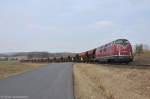 V270.10 (92 80 1221 124-1 D-SGL) mit Schotterzug 92186 beim Schottern am 23.03.2013 bei Gebenbach (Strecke Amberg - Schnaittenbach)