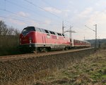Am 10.04.2015 überführte die 221 145-6 zwei luxemburgische Triebwagen in Richtung Norden.