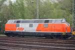 Am 1.5.12 stand die RTS 221 105 abgestellt in Düsseldorf-Eller.Da sie vom Bahnsteig aus nicht fotografierbar war und es auch keine anderen Möglichkeiten gab die Lok abzulichten musste die Lok aus der