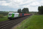 ER20 01 mit dem Containerzug aus Wiesau nach Hamburg-Waltershof bei Pechbrunn, 11.05.2017