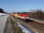 Die 223 031 mit einem Containerzug am 17.02.2019 unterwegs bei Vilshofen.