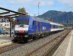 223 001 (ER20-001) 'Beacon-Lackierung' am 08.10.20 mit ALX nach Oberstdorf in Immenstadt.