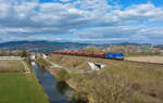 223 031 mit einem Düngerzug am 05.04.2023 bei Deggendorf.