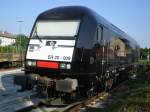 Die ER 20-009 steht am Abend des 01.07.2008 in Mannheim-Rheinau und wartet in der Abendsonne auf neue Aufgaben. Die Lok gehrt zur MRCE Dispolok, Mnchen. 