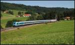 Diese Lok der Baureihe 223 zieht ihren ALEX Zug bei Ellenberg an den Fotografen vorbei.