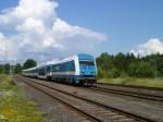 223 066 ist am 27.07.11 nach Mnchen Hbf unterwegs, hier bei der Durchfahrt in Pechbrunn.