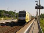 Die ER 20 -002 Dispolok wartet auf Ausfahrt in Weida am 24.07.2014.