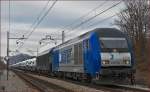 LTE 2016 904+ER20-005 ziehen Autozug durch Maribor-Tabor Richtung Koper Hafen. /27.2.2016