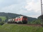 BR 225 006-6 mit dem Blumengieer (Unkrautspritzzug) am Schluss hngt bzw. schiebt BR 225 059-5 (die lok ist noch Orienrot) am km 70,0 der Schwarzwaldbahn. Aufgenommen am 6.6.07