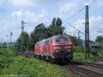 225 082-7 mit einer weitern 225 und einem mit Stahl beladenen Gterzug bei der Einfahrt nach Oberhausen-Osterfeld-Sd.