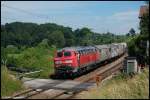 225 078 bringt zur Mittagszeit des 22.06.08 RabZ 94707 von Nrdlingen nach Stuttgart, aufgenommen am Km 77,6 der Remsbahn (KBS 786) in Hhe Aalen-Oberalfingen (am Zugschluss befindet sich 225 007).