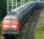 Zwei 225er ziehen einen ellenlangen Autotranspoter in Richtung Montzen.