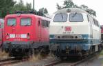 140 538-0 & 225 091-8 stehen z-gestellt in Kln Gremberg, aufgenommen von einem Fuweg am 12.07.2009