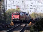  Diesel unter Fahrleitung  Ausfahrt von 225 051-2 mit Schwesterlok und Brammenzug aus dem GbF Gelsenkirchen-Bismarck. 15.10.2009