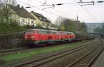 Als ich eigentlich schon im Zug war kamen berraschend 225 117-1 und 225 006 mit leeren Samms durch Wuppertal - Sonnborn.