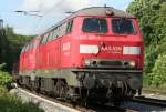 Die 225 020-7 % 225 109-8 dieseln durch Duisburg Neudorf am 28.05.2010