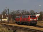 Ein Lokzug in Tssling mit, 225 903 -6 und 225 010 -8 am 03.11.2010.