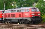 Die 225 117-1 der DB Schenker Rail abgestellt am 16.07.2012 in Kreuztal. Die V160 wurde 1970 bei Krauss Maffei unter der Fabriknummer 19487 gebaut und als 215 117-3 ausgeliefert, im Dezember 2002  erfogte die Z-Stellung, in Juli 2002 erfolgte die Umzeichnung in 225 117-1 und die Wiederindienststellung.