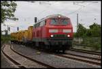 225023-1 EfW fährt am 22.5.2015 mit einem Gleisbauzug aus dem Bahnhof Lengerich aus.