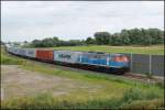 225 071-0 der NBE RAIL mit ihrem Containerzug vom JWP Wilhelmshaven übers Industriegleis ins Binnenland. 04/09/2015