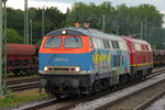 225 071-0 und 225 094-2 EBM in Hochstadt/ Marktzeuln am 12.06.2016.