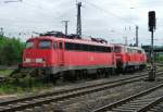 110 488-4 (Lok hat seit 1 Jahr Fristablauf) und 225 015 stehen am 01.Mai 2012 abgestellt in Aschaffenburg.