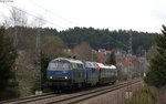 225 002-5 und 211 136-5 und 960 004-8 als DbZ 41780 (Konstanz-Hengeln) bei St.Georgen 12.4.16