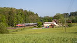 Am Morgen des 25.05.2016 zieht 225 073-6 ihren Ölzug in Richtung Österreich, hier bei Magenhaus auf der KBS 751 (Südbahn).
