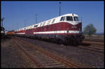 228639 an der Spitze eines Lokzuges im RAW Görlitz am 3.5.1995.