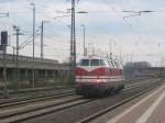 Am Nachmittag des 6. Aprils 2005 durchfuhr V180 331, fr mich vllig berraschend, Hanau Hauptbahnhof. Leider spielten neben der einen Frontlampe der Lokomotive auch das Wetter nicht so ganz mit.