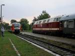 In Wasserthaleben begegneten sich am 8.8.2009 642 009/509 als RB nach Nordhausen und MEG 207 mit ihrem Sonderzug.