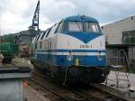 Die 228 758-9 der Rennsteigbahn,(ehemals D&D 2403).Hier bei der Reinigung am 28.5.11 in Ilmenau.