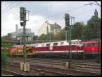 Lok 203 der MEG stand am 24.08.2006 mit einem Bauzug am Bahnhof Frankfurt am Main-West und wartete auf das Ausfahrtsignal. 