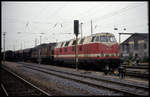 231040 und Vorspann Lok 228679 warten im Bahnhof Arnstadt am 6.5.1993 um 14.50 Uhr mit ihrem Güterzug auf die Weiterfahrt in Richtung Oberhof.