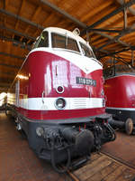 Die ostdeutsche Diesellokomotive 118 075-1  im Deutsches Technikmuseum Berlin.