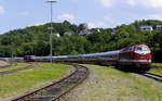 Aus 11 Wagen, inklusive Club-, Speise- und Aussichtswagen, bestand der AKE-Rheingold-Zug, den 229 181 der Cargo Logistics zum Jubiläumsfest der Vulkan-Eifel-Bahn am 15.7.18 von Dortmund nach