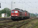 232 005-9 mit 232 701-3 im Schlepptau aus Richtung Gstrow/Laage kommend unterwegs am 26.05.2007 nach Rostock-berseehafen, hier Hhe Hp Rostock-Dierkow.