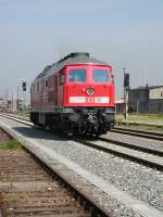 BR 232-100-8  Am 2.5.2004 vor dem Hbf Arnstadt.Die Lok hatte einen ICE nach Arnstadt geschleppt.Dieser ICE wurde anlsslich des 1300jhrigen bestehens der Stadt Arnstadt getauft auf den Namen der