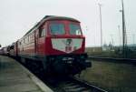 Die Seddiner 232 264 im November 1999 am ehmaligen Haltepunkt Mukran-Mitte.Die Lok stande auch schon auf dem groen Lokfriedhof in Mukran aber Sie hatte noch mal Glck gehabt und ist jetzt als 233 264